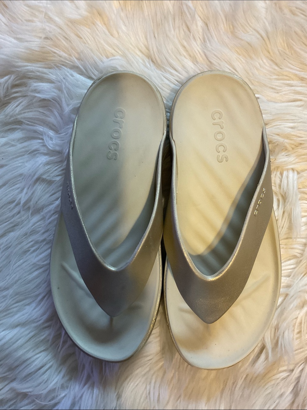 Crocs Getaway Women's Platform Casual Open Toe Metallic Flip Flop Sandal Size 9